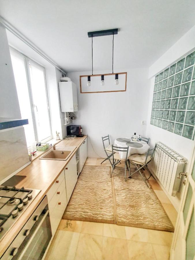 Appartamento Garsoniera C&L Petroşani Esterno foto